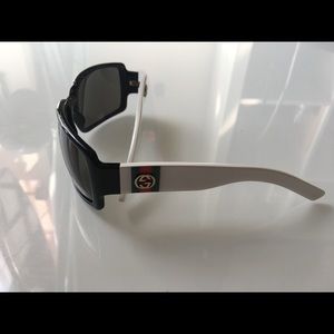 Gucci Italian Logo Sunglasses-Uni Sex